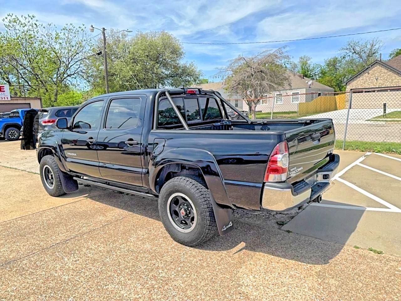 2014 Toyota Tacoma v6 VIN 3TMLU4EN8EM155235 photo 3