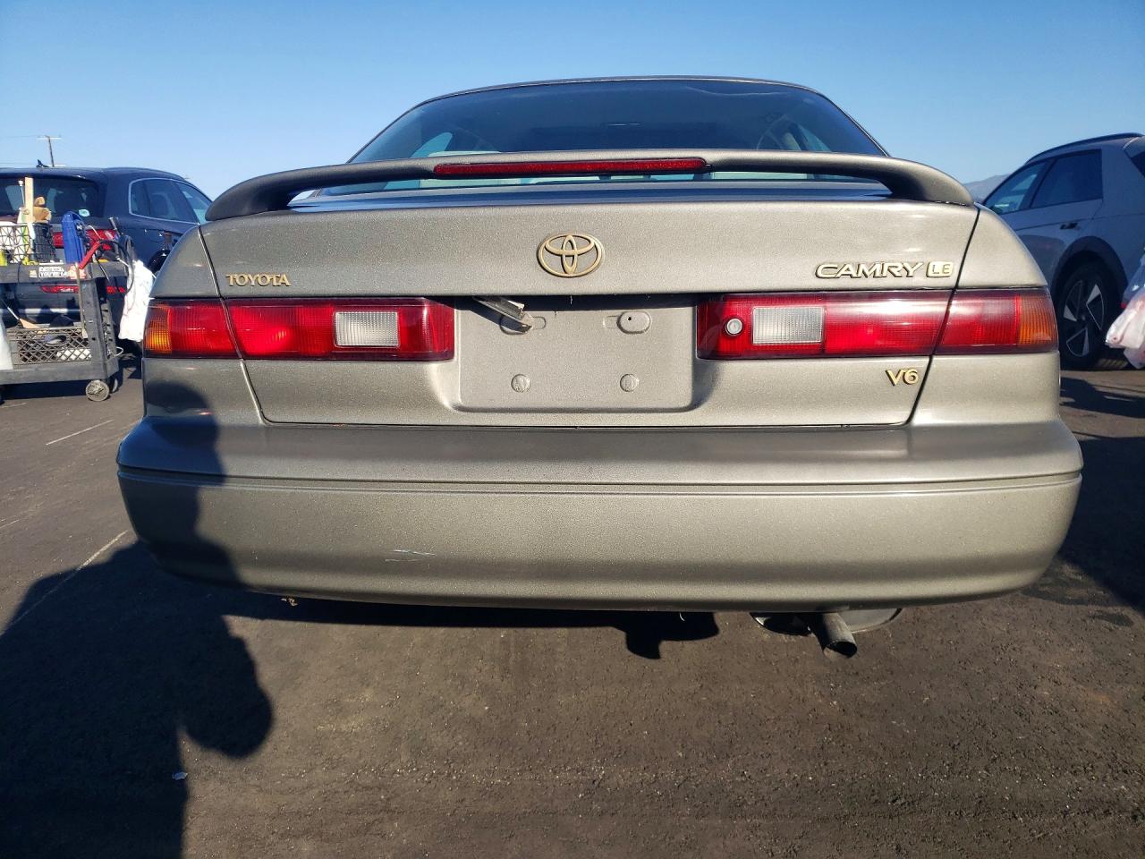 1997 Toyota Camry VIN JT2BF22K0V0039494 photo 6
