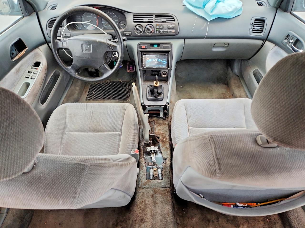 1996 Honda Accord VIN 1HGCD5537TA167313 photo 8