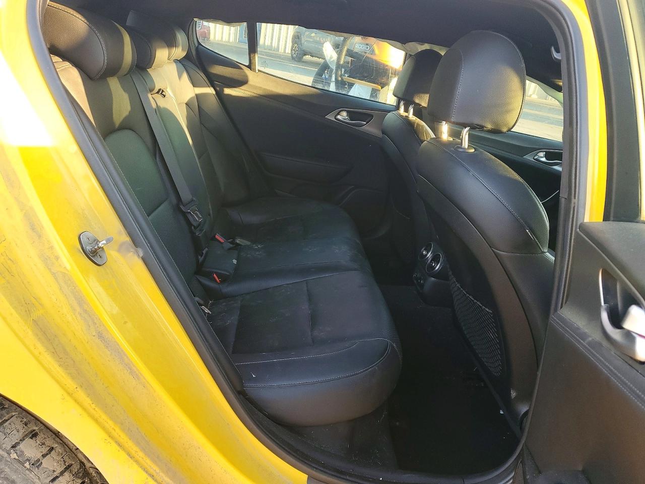 2018 Kia Stinger VIN KNAE35LC7J6020984 photo 10