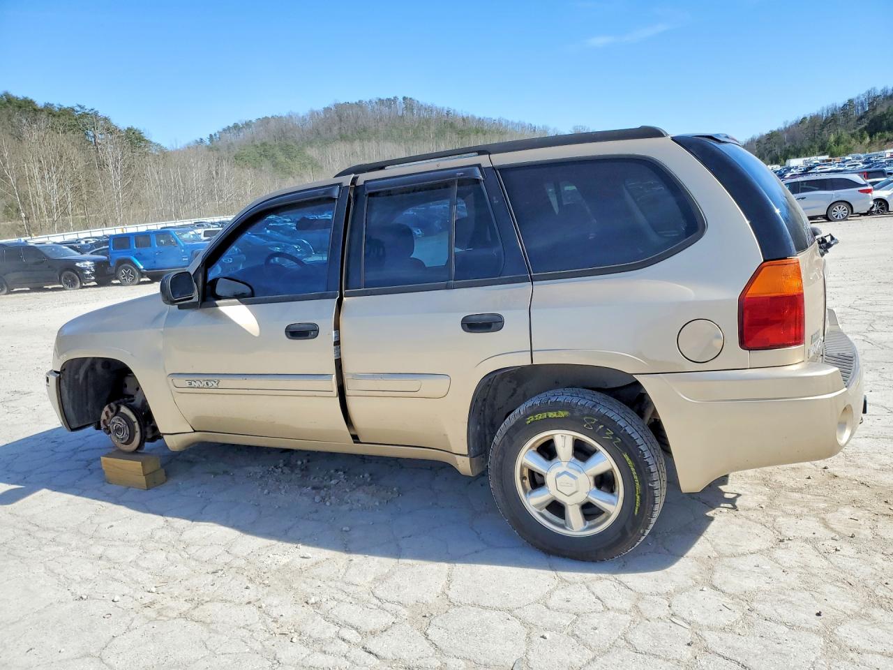 2004 GMC Envoy VIN 1GKDT13S142235999 photo 2