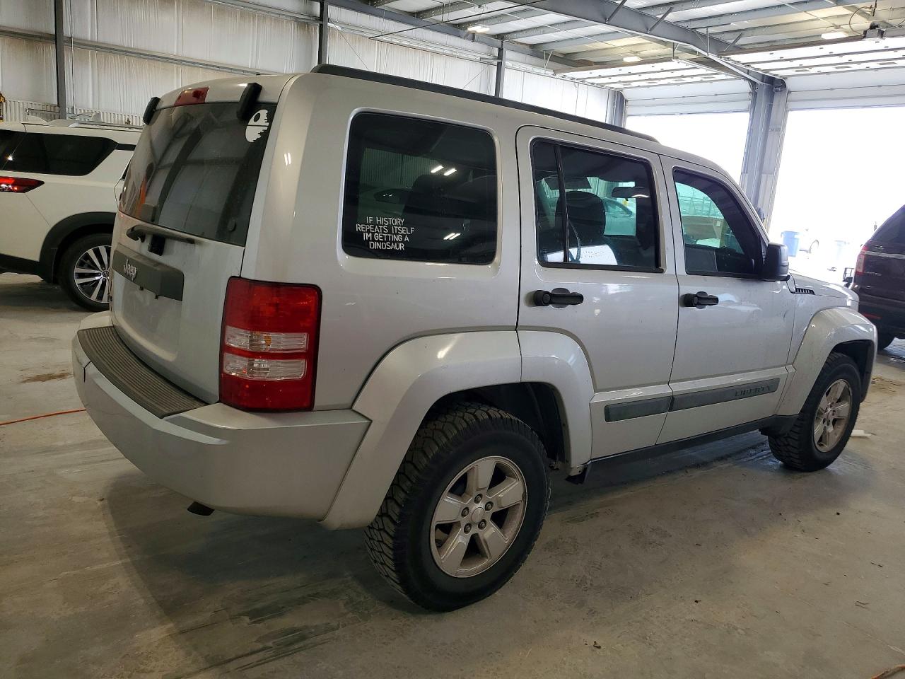 2010 Jeep Liberty VIN 1J4PN2GK8AW131639 photo 3