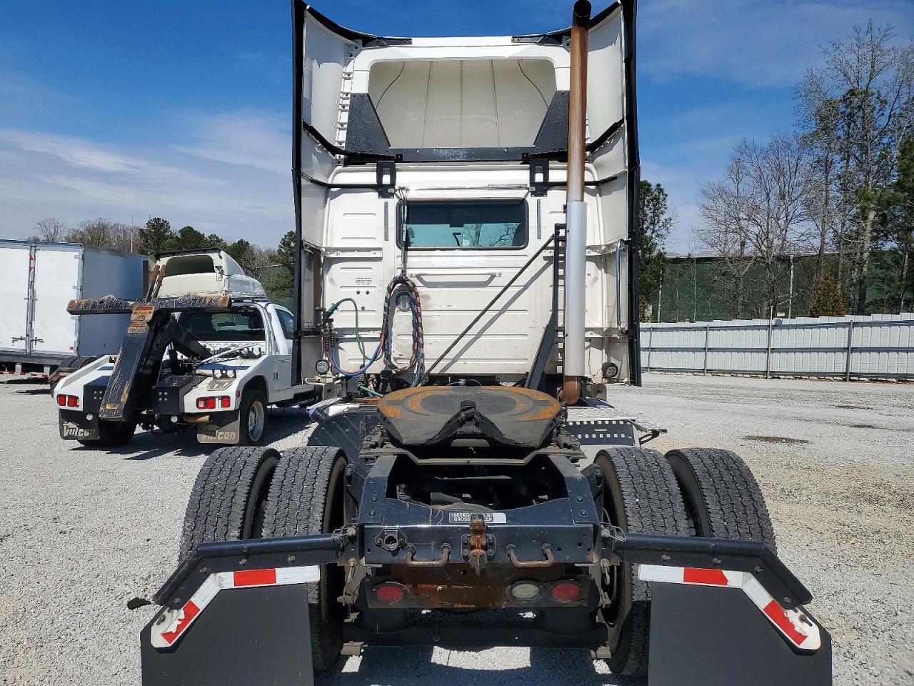 2017 Volvo Vn VIN 4V4N39TG7HN988035 photo 6