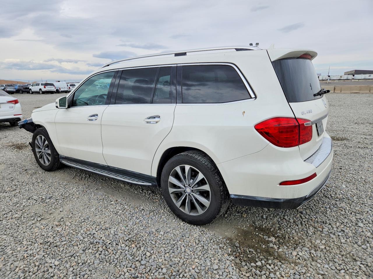 2013 MERCEDES-BENZ Gl-class VIN 4JGDF7CE5DA143800 photo 2