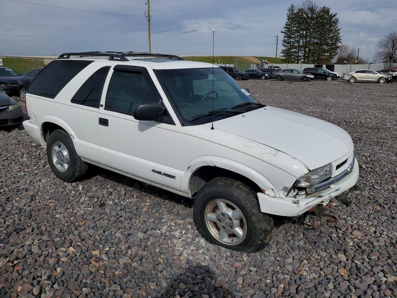 2000 CHEV Blazer VIN 1GNCT18W2YK265691 photo 4