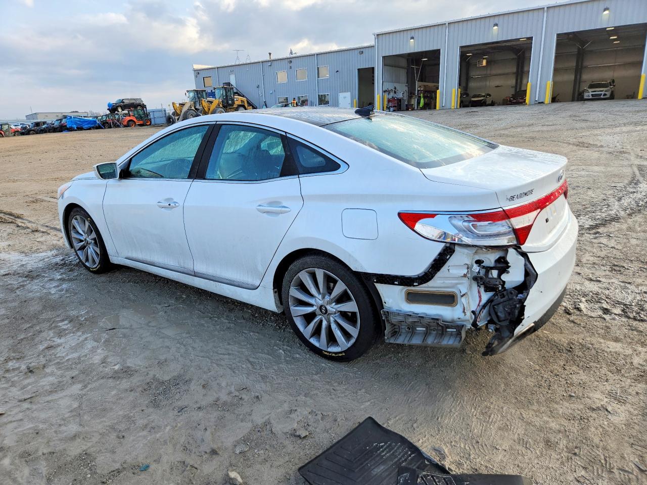 2017 Hyundai Azera VIN KMHFH4JG9HA581019 photo 2