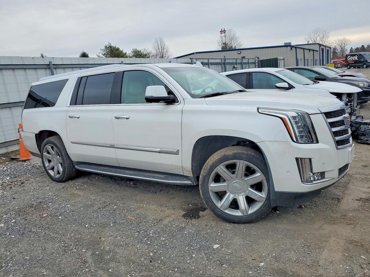 2020 Cadillac Escalade VIN 1GYS4HKJ4LR130505 photo 4