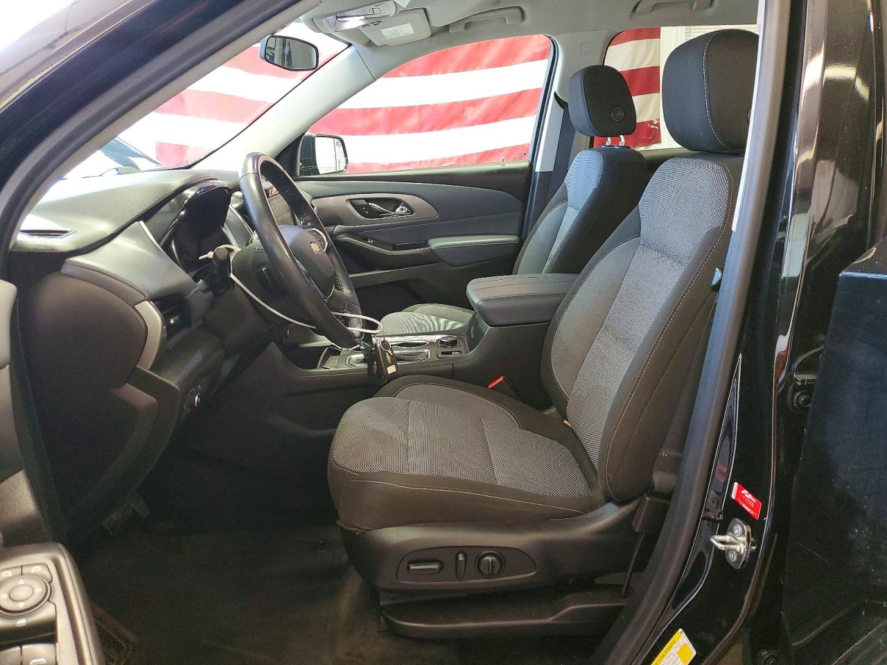 2019 Chev Traverse VIN 1GNEVGKW8KJ108226 photo 7