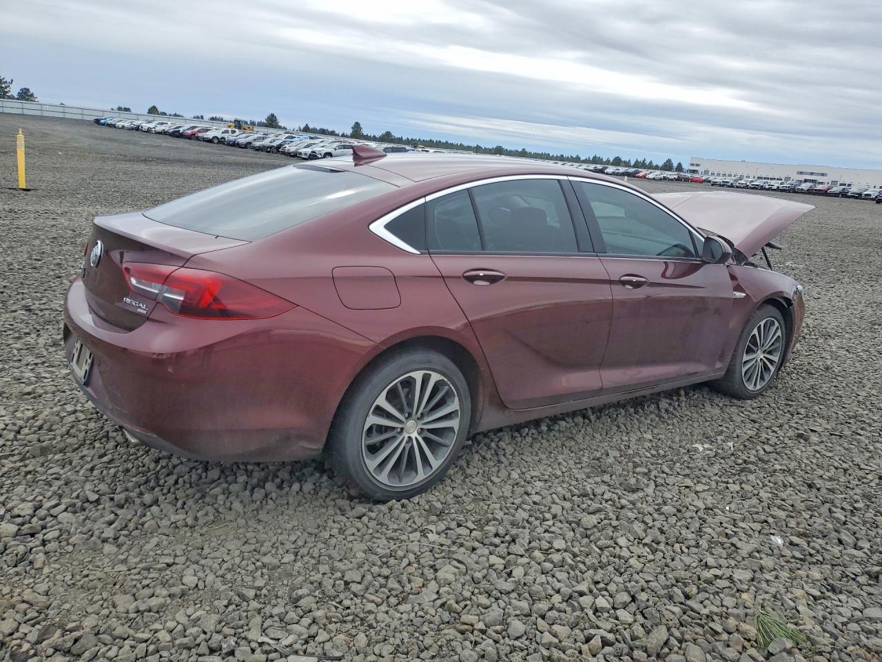 2018 BUICK Regal VIN W04GR6SX5J1101185 photo 3