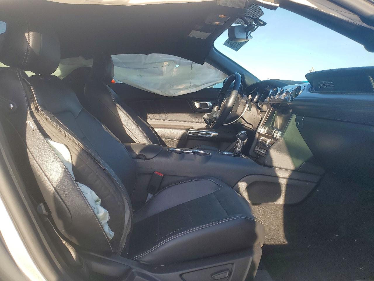 2020 Ford Mustang VIN 1FA6P8CF7L5176450 photo 10