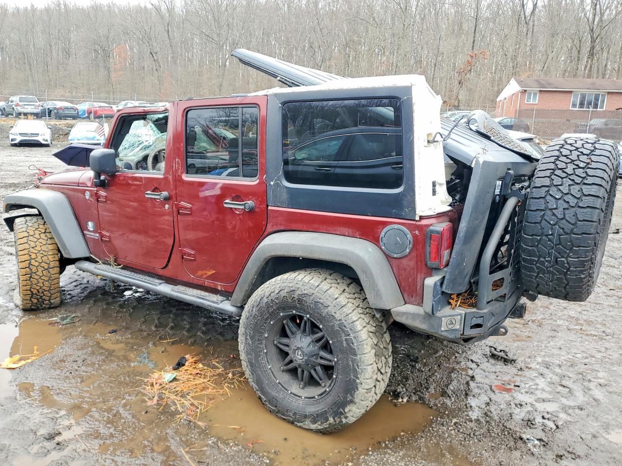 2009 Jeep Wrangler / VIN 1J4GA39169L758410 photo 2