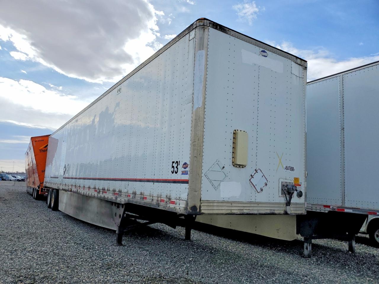 2015 UTILITY All models VIN 1UYVS2532FP089506 photo 1