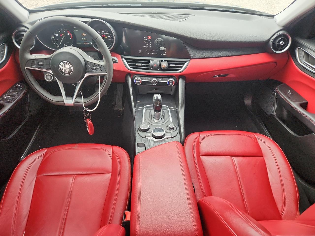 2019 Alfa Giulia VIN ZARFAMAN6K7620019 photo 8