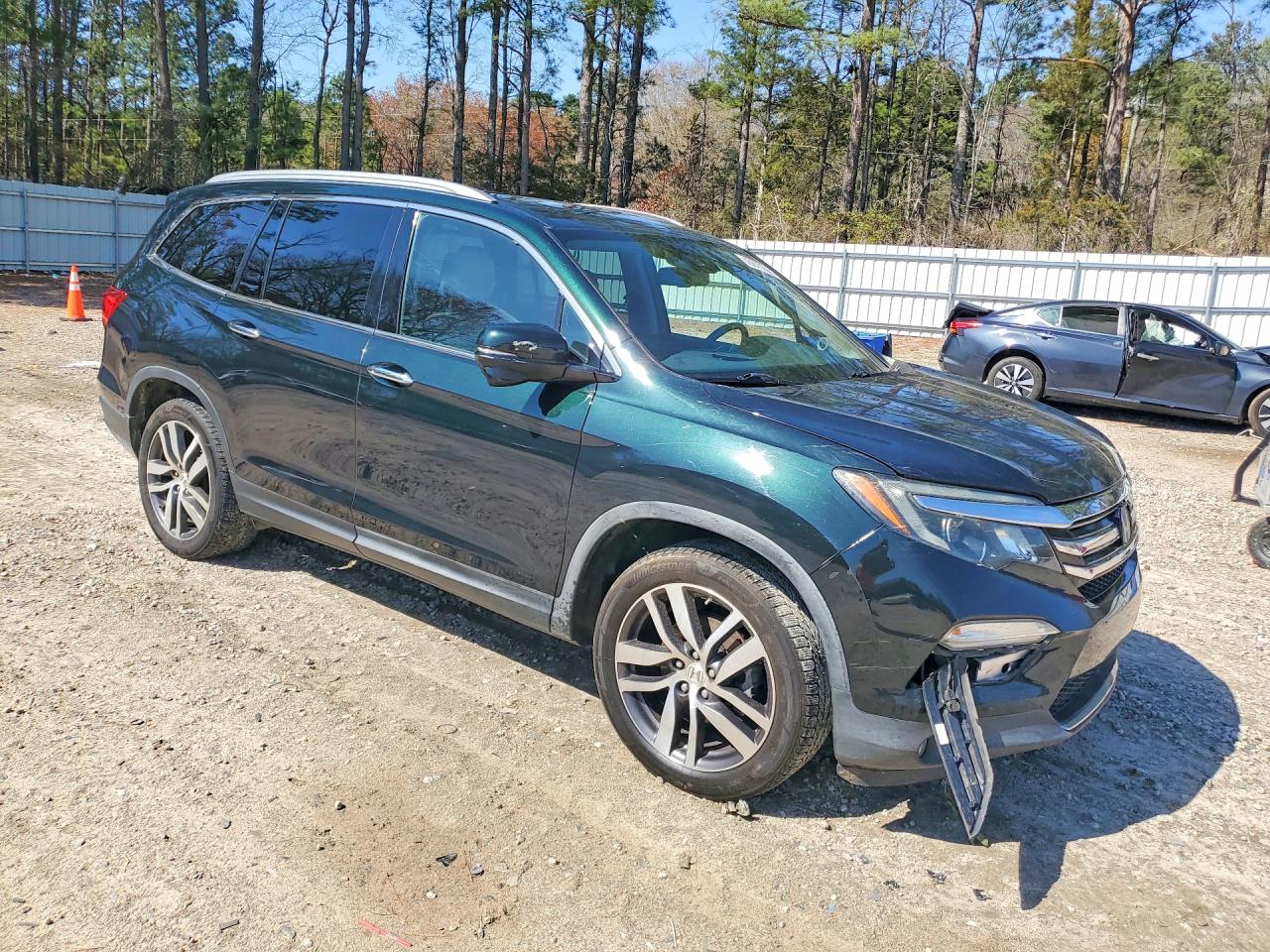 2016 Honda Pilot VIN 5FNYF5H97GB043943 photo 4