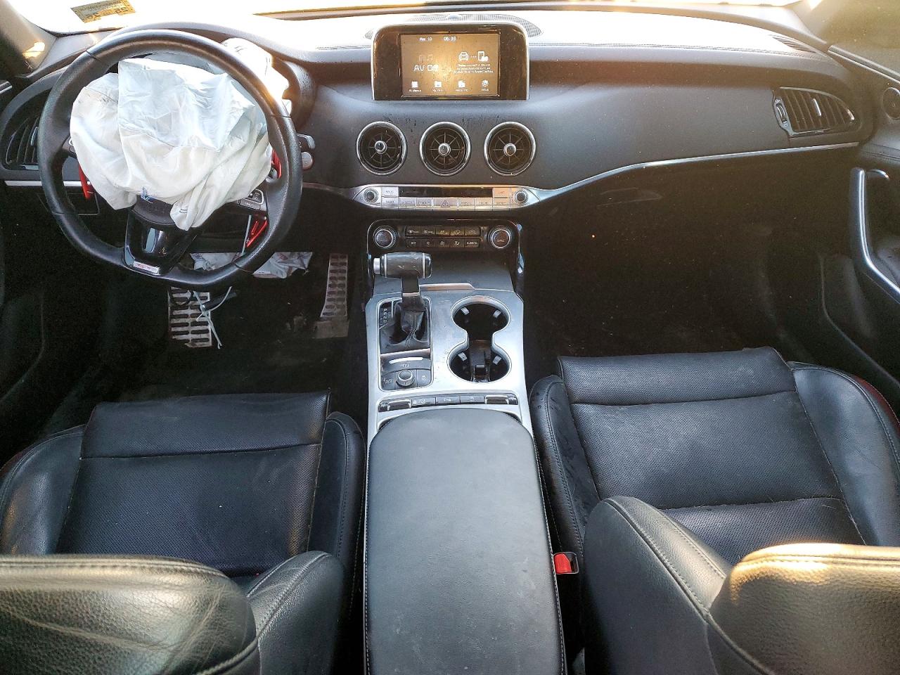 2018 Kia Stinger VIN KNAE35LC7J6020984 photo 8