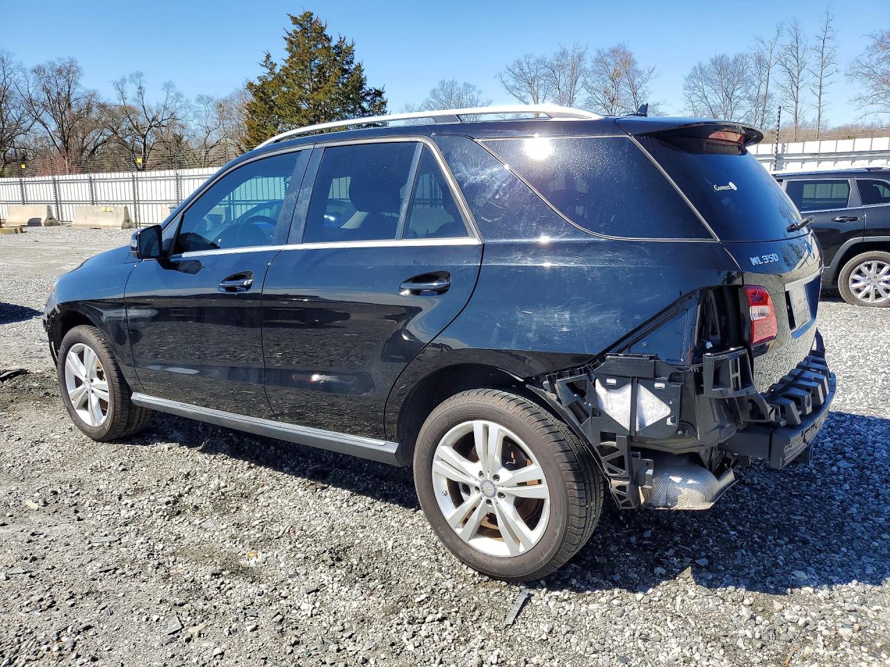 2013 Mercedes M-class VIN 4JGDA5JB0DA144185 photo 2