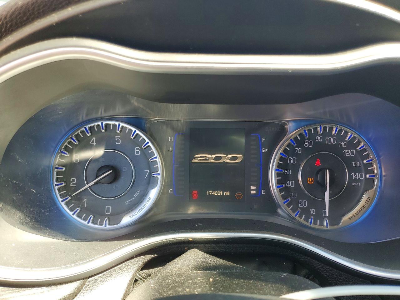 2015 Chrysler 200 VIN 1C3CCCAB2FN673362 photo 9