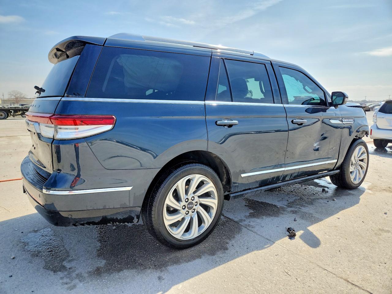 2024 Lincoln Navigator VIN 5LMJJ2LG3REL06625 photo 3