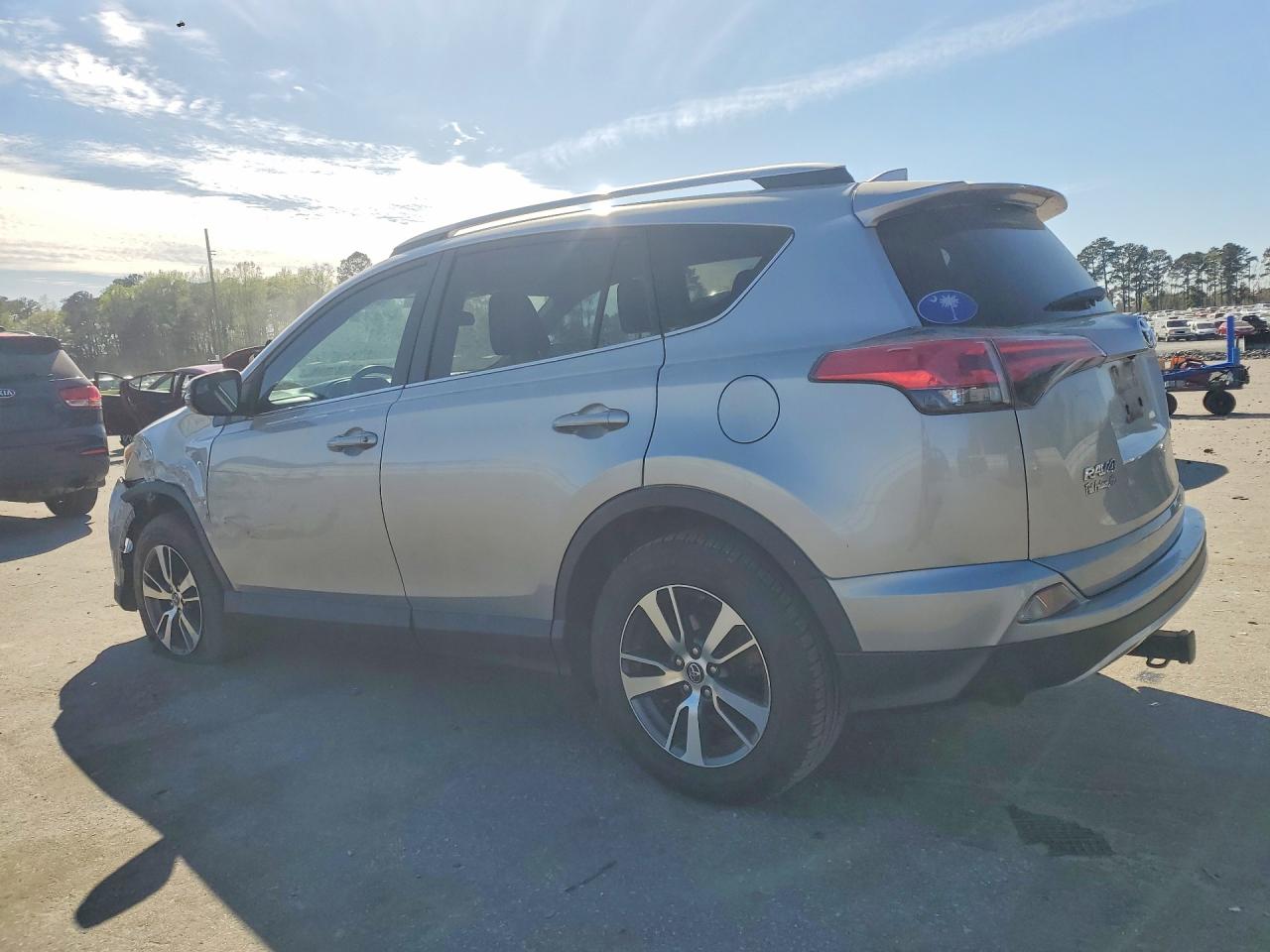 2016 Toyota Rav4 VIN 2T3WFREV8GW262551 photo 2