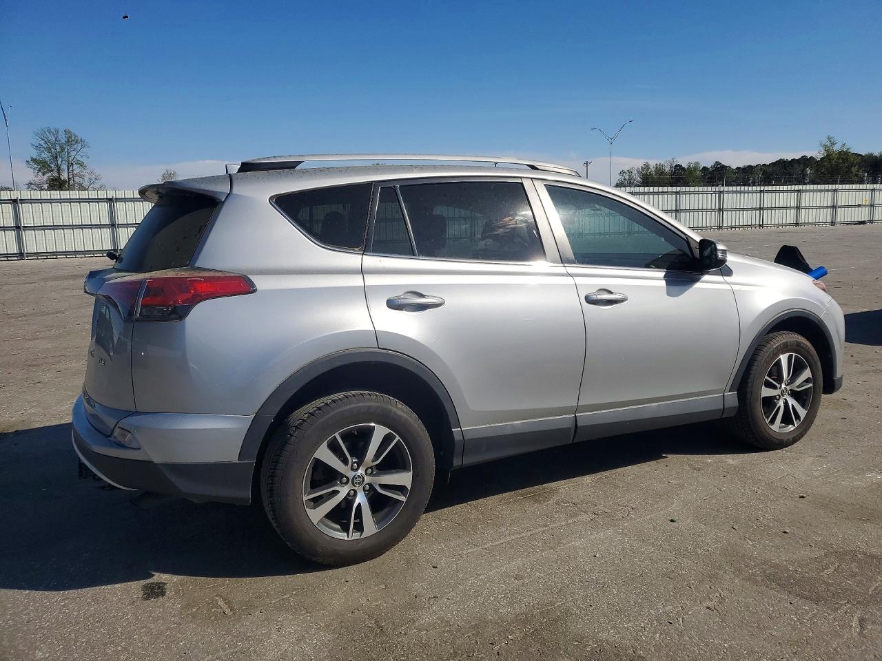2016 Toyota Rav4 VIN 2T3WFREV8GW262551 photo 3