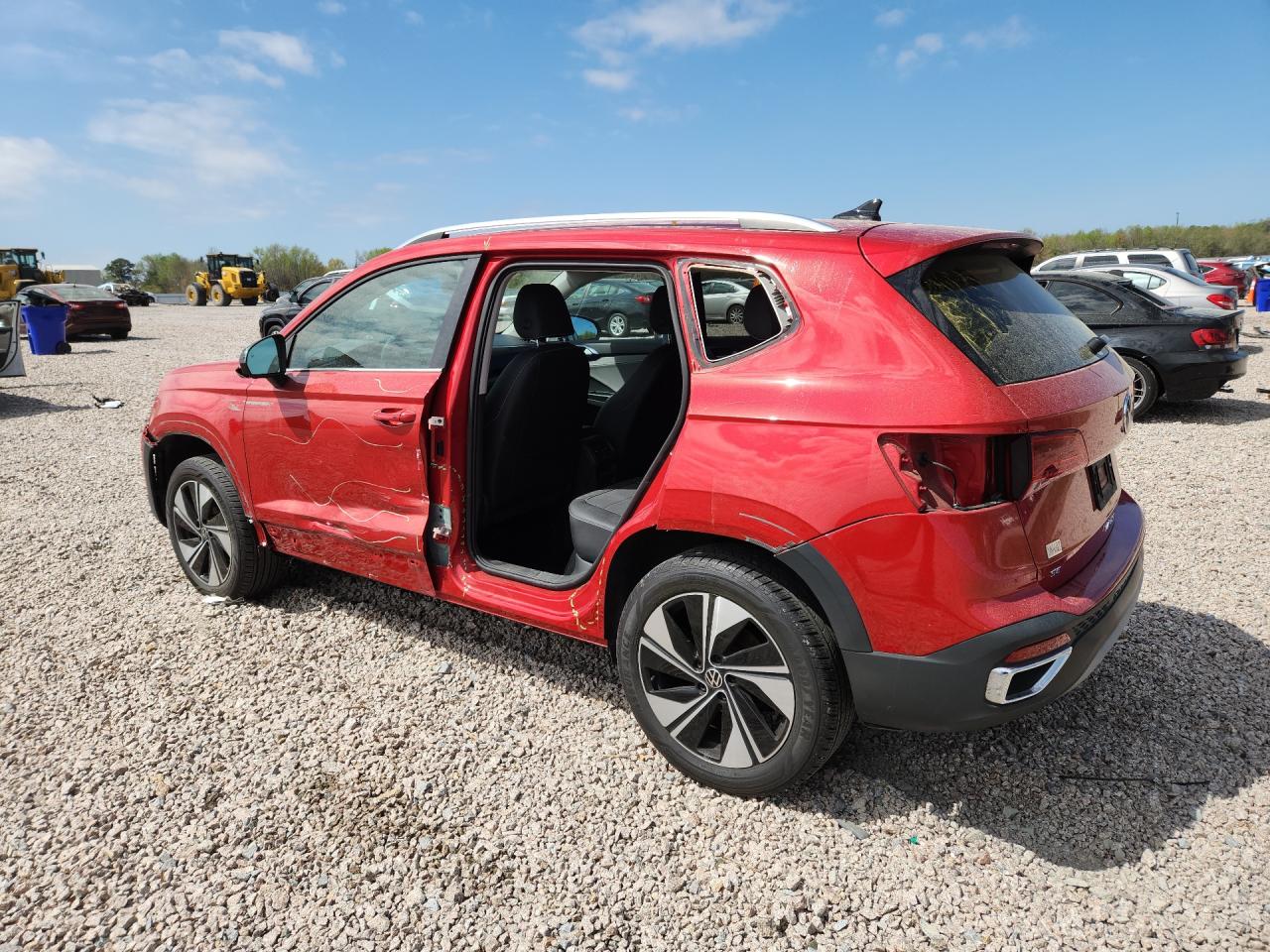 2024 Volkswagen All other VIN 3VVUX7B21RM038899 photo 2