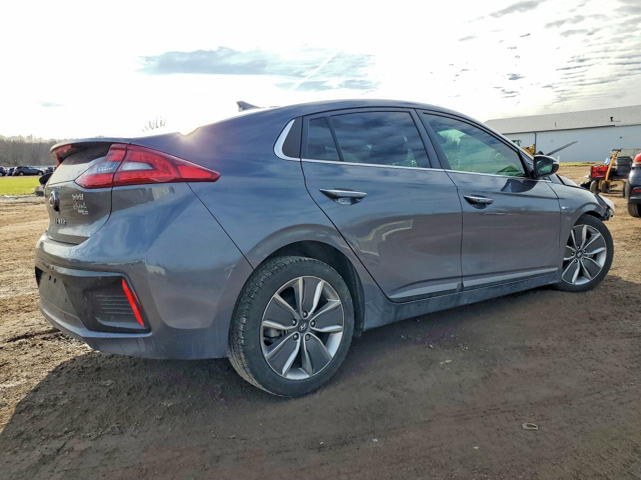 2018 Hyundai Ioniq VIN KMHC05LC4JU084328 photo 3