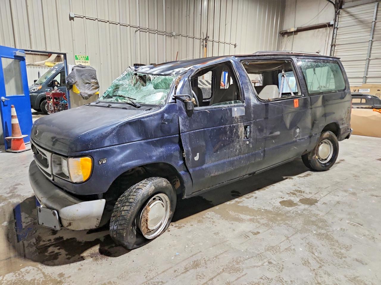 2000 Ford Econoline VIN 1FMRE11W4YHA39734 photo 1