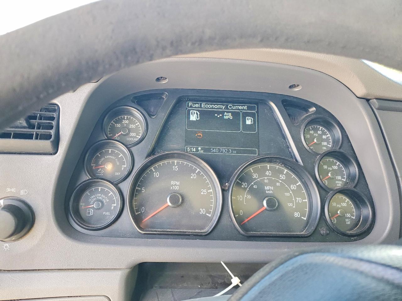 2017 PETERBILT All other VIN 1XPBDP9X1HD410511 photo 8