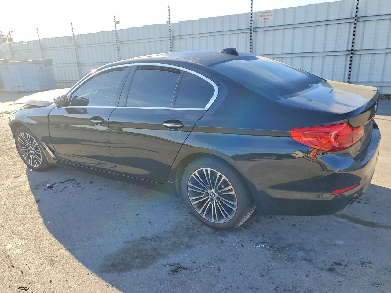 2017 BMW 5 series VIN WBAJA5C38HG893748 photo 2