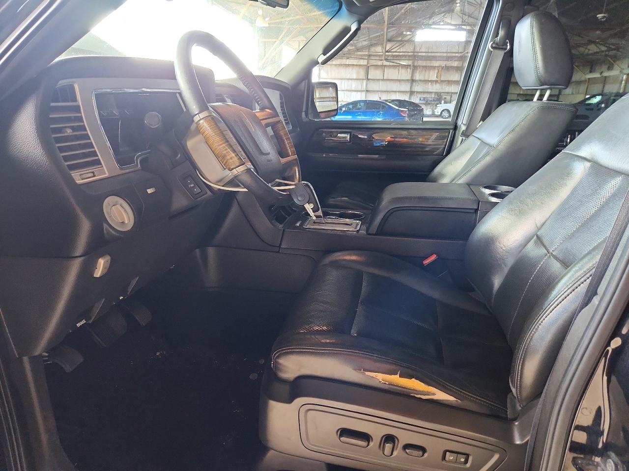 2010 Lincoln Navigator VIN 5LMJJ2H51AEJ09433 photo 7
