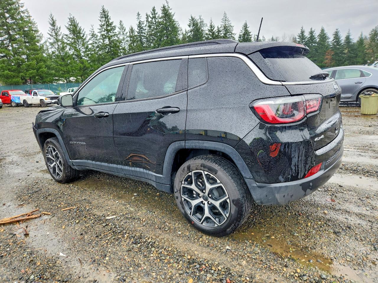 2025 Jeep Compass VIN 3C4NJDCN8ST623101 photo 2