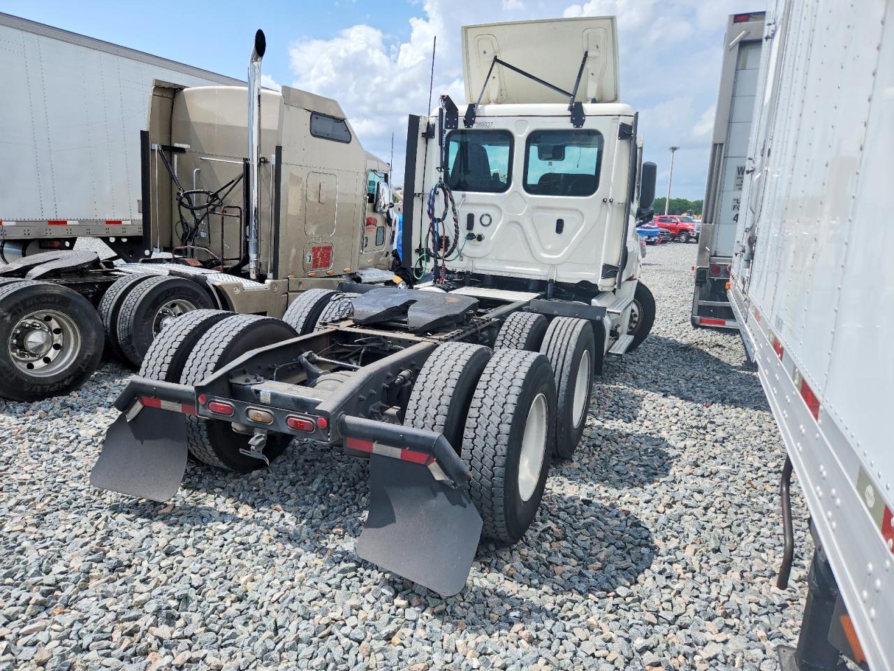 2022 FREIGHTLINER All other VIN 3AKJHLDV0NSMS8769 photo 4