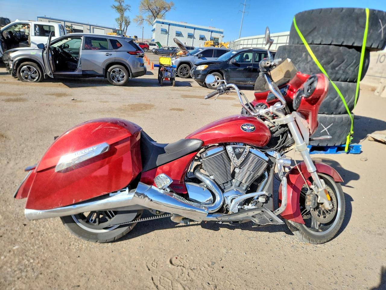 2012 Victory Motorcycle VIN 5VPBW36N3C3008609 photo 1