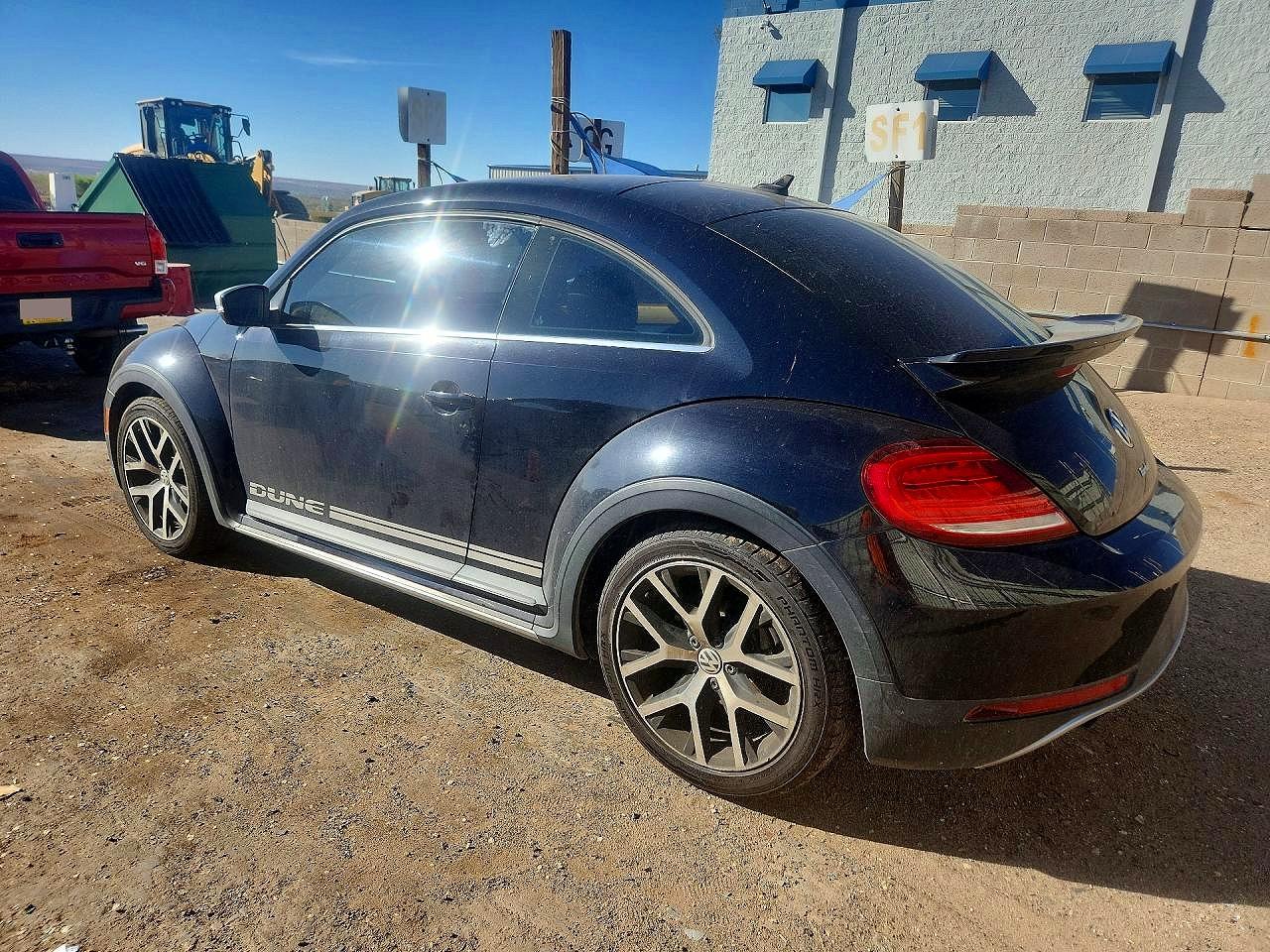 2016 Volkswagen Beetle VIN 3VWS07AT7GM622948 photo 2