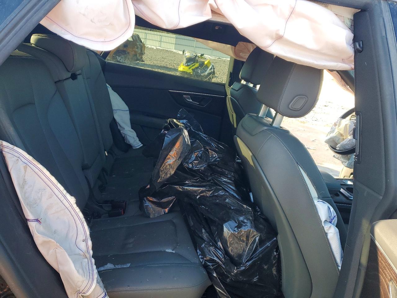 2023 Audi Q8 VIN WA1EVBF1XPD007571 photo 10