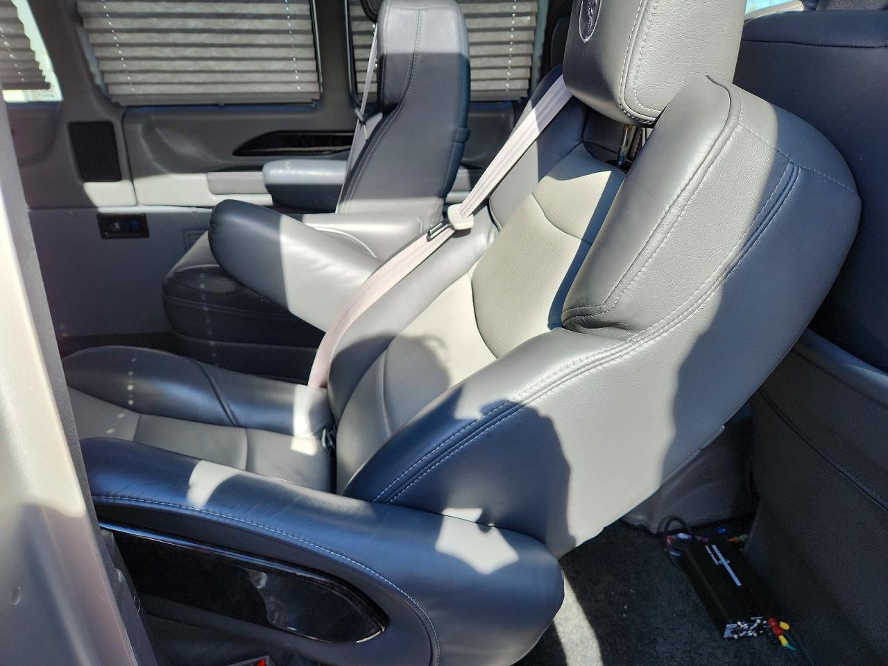 2020 GMC Savana VIN 1GTW7BFG5L1262505 photo 10