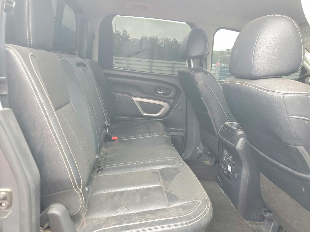 2019 Nissan TITAN VIN 1N6BA1F43KN521013 photo 10