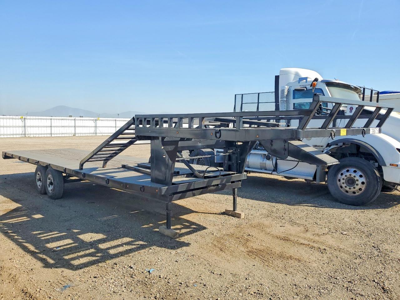 2009 KEYSTONE Trailer VIN 4YDF2932192501807 photo 1