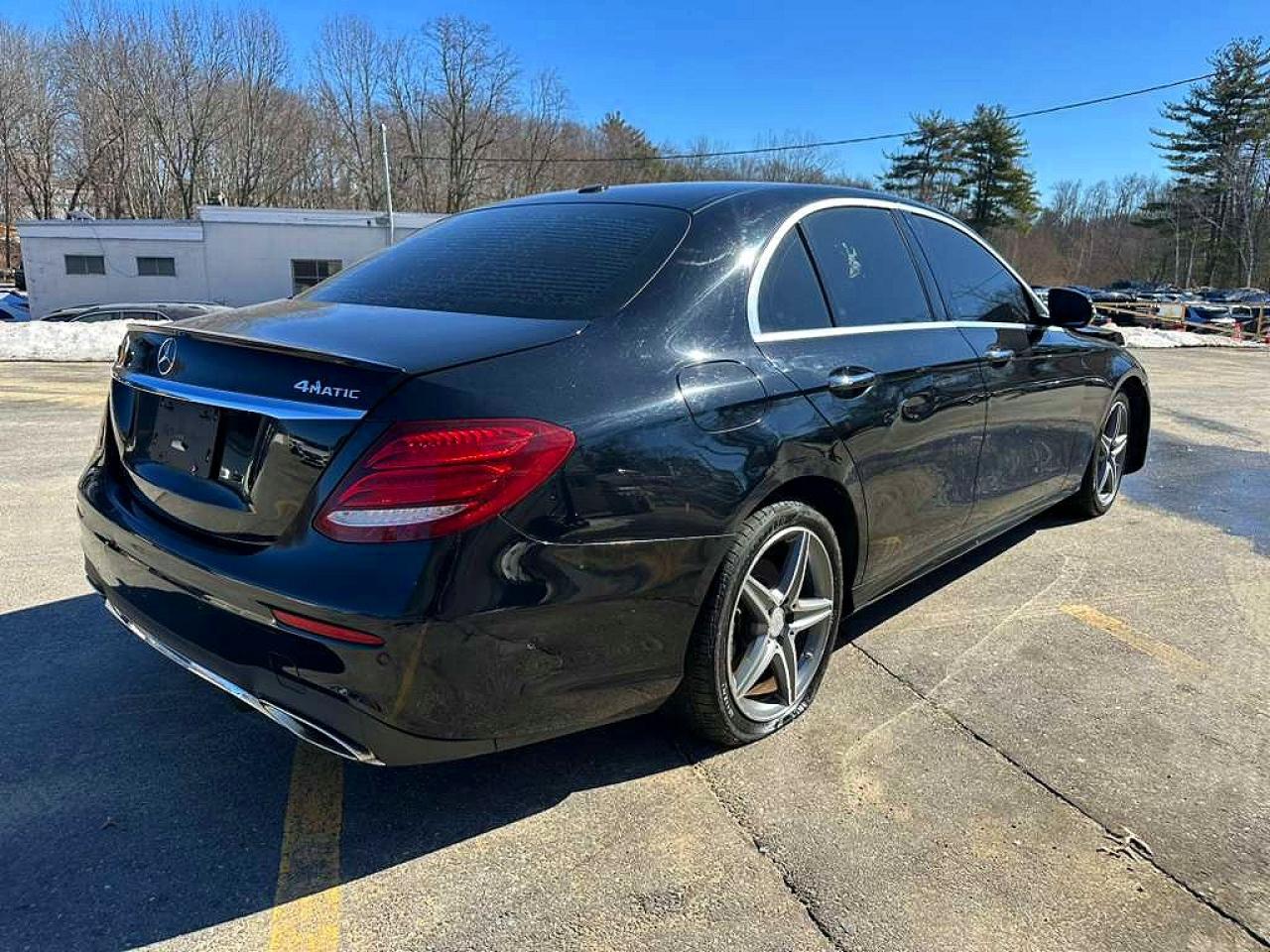2017 Mercedes-Benz E-class VIN WDDZF4KBXHA053876 photo 3
