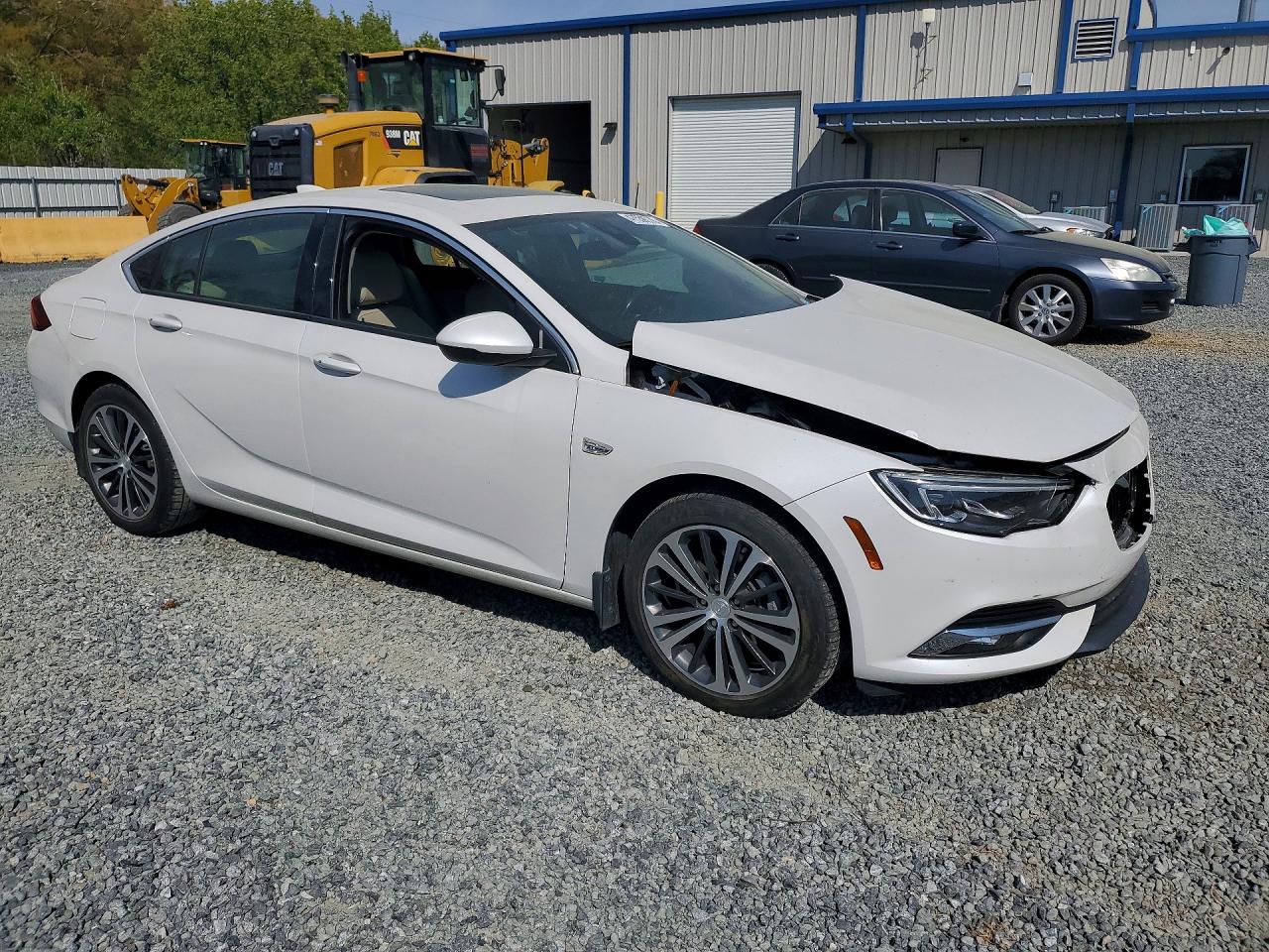 2018 Buick Regal VIN W04GP6SX5J1158962 photo 4