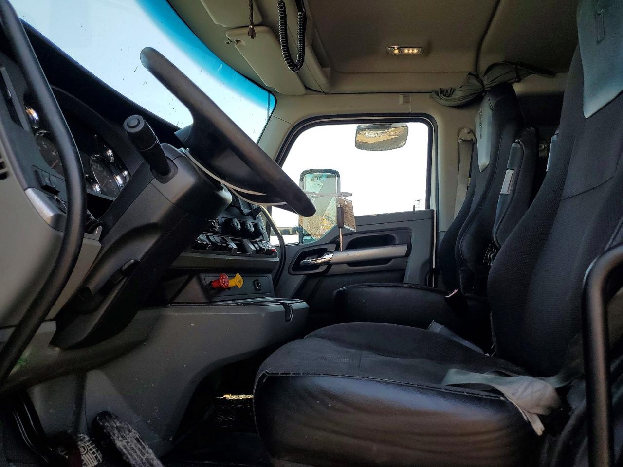 2020 KENWORTH All other VIN 1XKZDP9X1LJ308074 photo 5