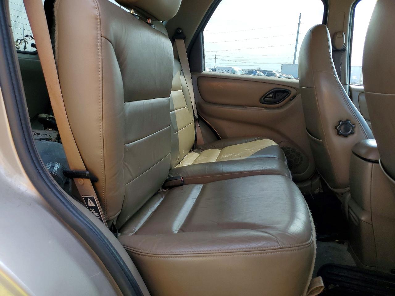 2001 Ford Escape VIN 1FMYU04181KB28143 photo 11