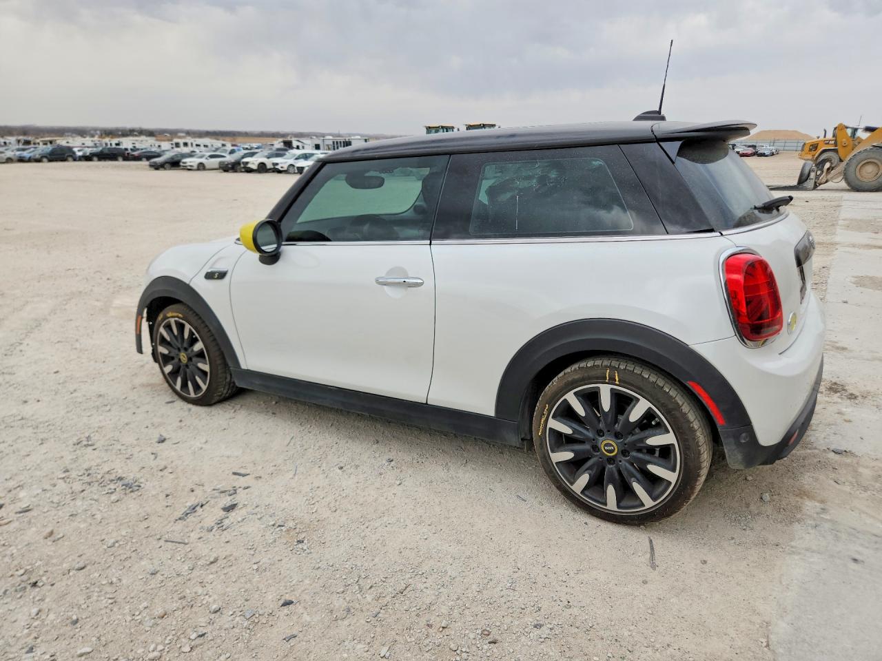 2024 Mini Cooper VIN WMW13DJ04R2U35300 photo 2