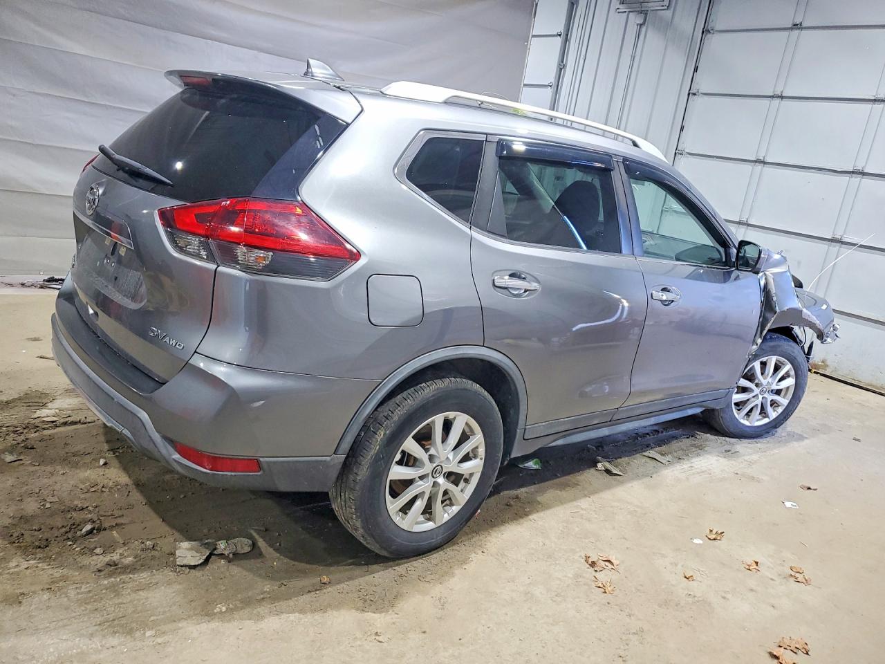 2018 Rogue VIN KNMAT2MV1JP541547 photo 3