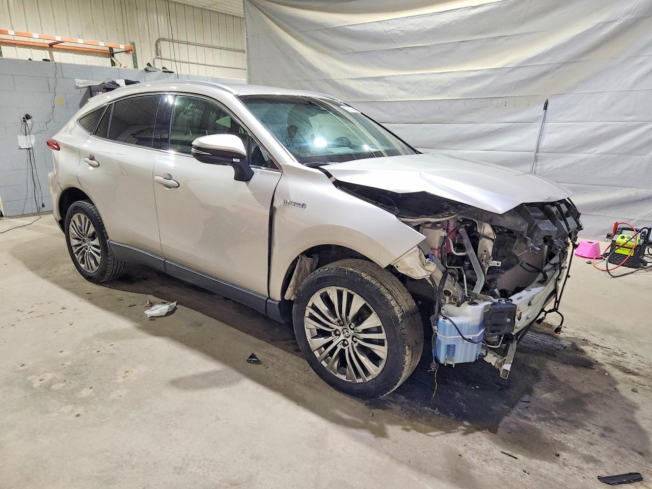 2021 Toyota Venza VIN JTEAAAAH0MJ040151 photo 4