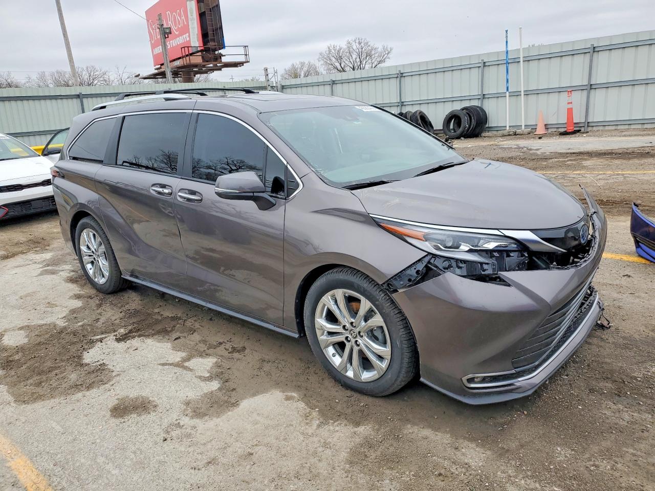 2023 Toyota Sienna VIN 5TDERKEC0PS176600 photo 4