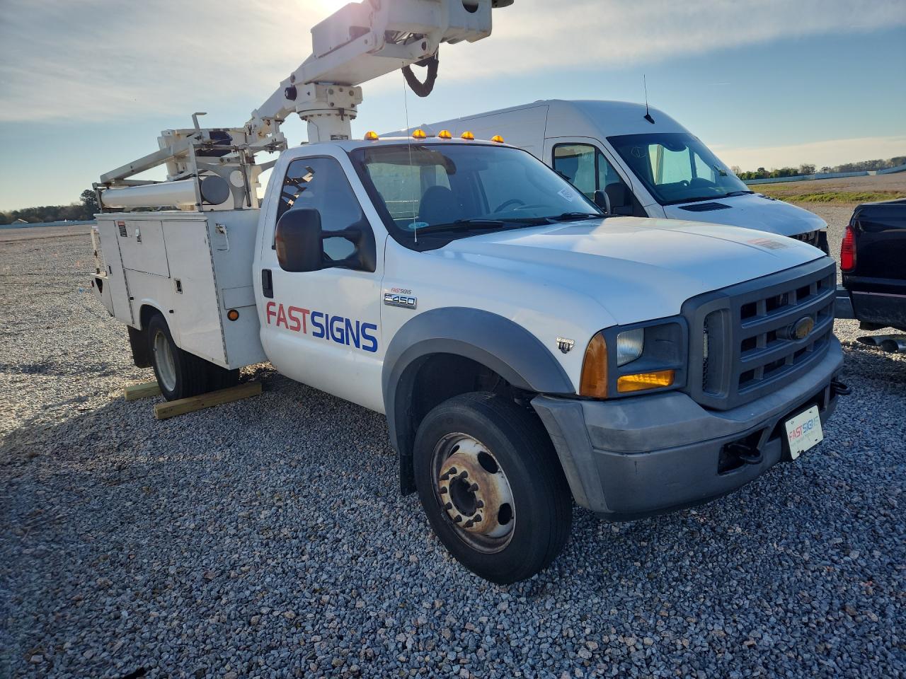 2005 Ford F450 VIN 1FDXF46Y25EC25480 photo 4