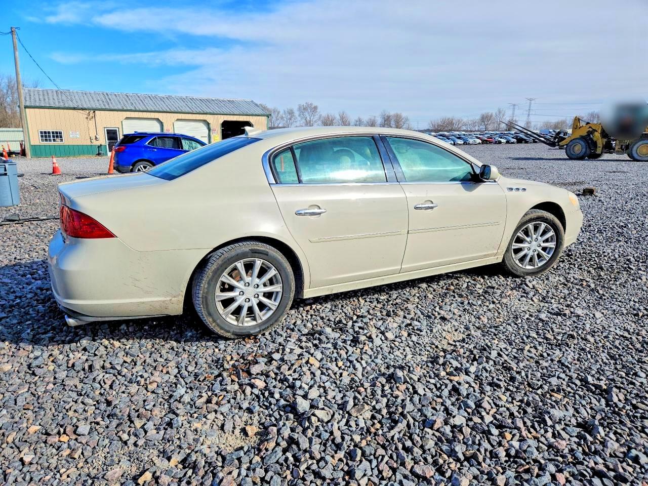 2010 Buick Lucerne VIN 1G4HJ5EM4AU128577 photo 3