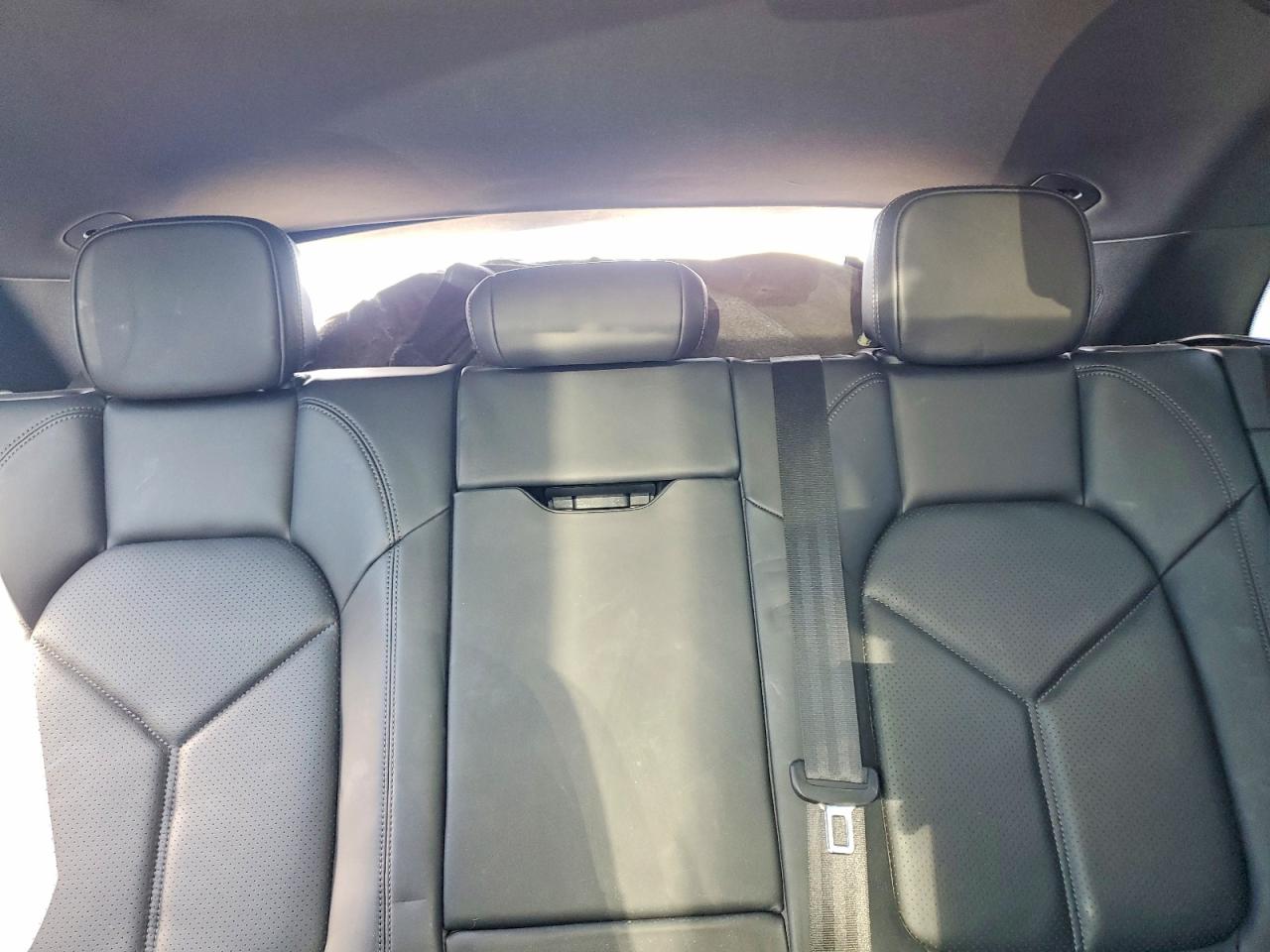 2024 Porsche Macan VIN WP1AA2A52RLB04393 photo 10