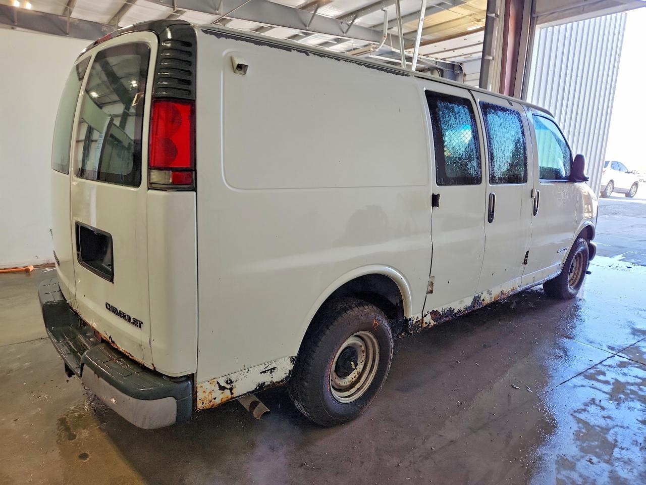 2001 CHEVROLET Express VIN 1GCFG15W511240570 photo 3